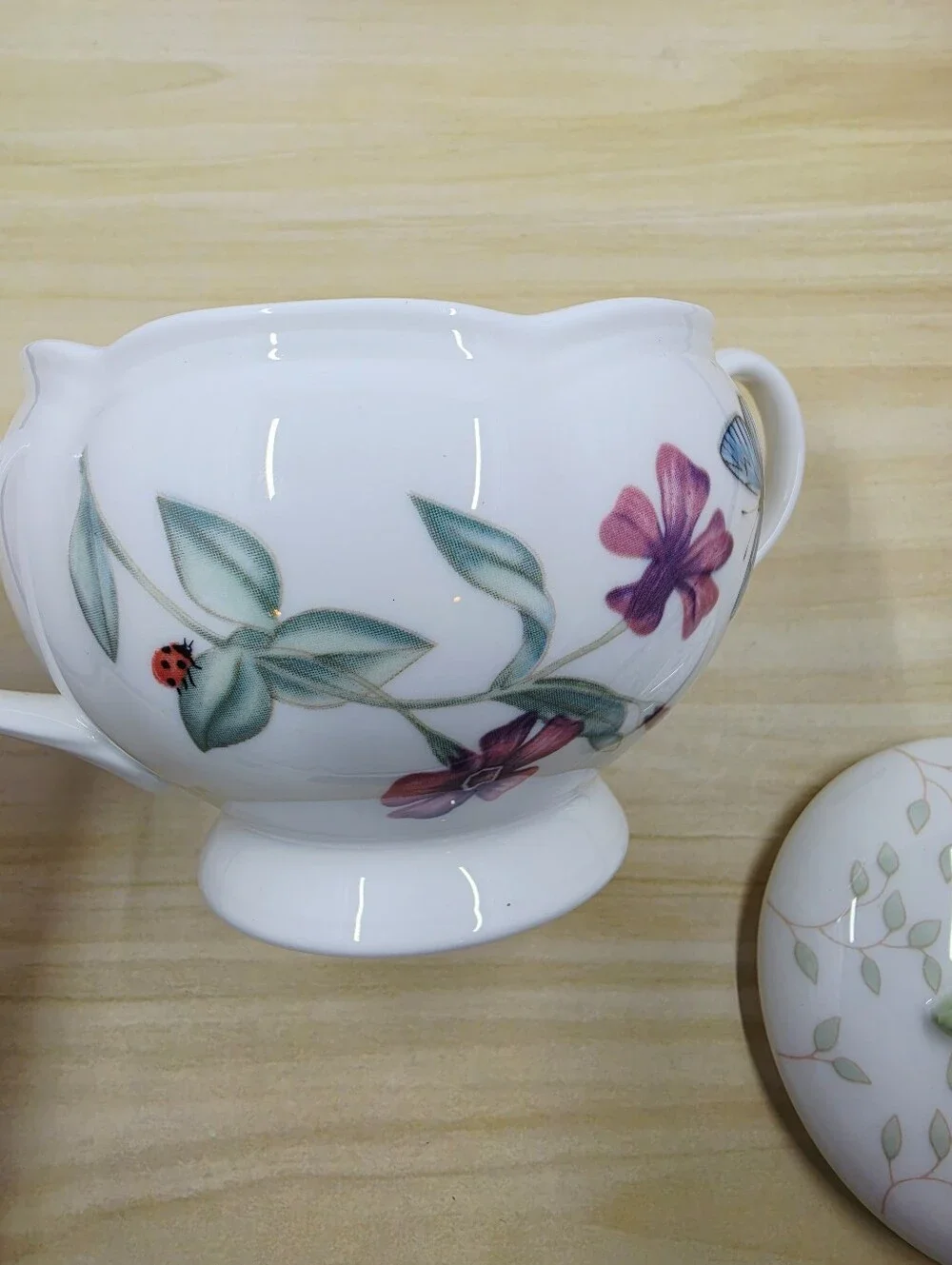 Lenox Butterfly Meadow Lidded Sugar Bowl & Creamer White Porcelain Scalloped